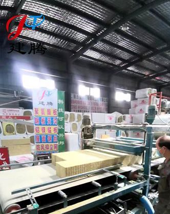 150mm彩鋼巖棉烘道板產品展示